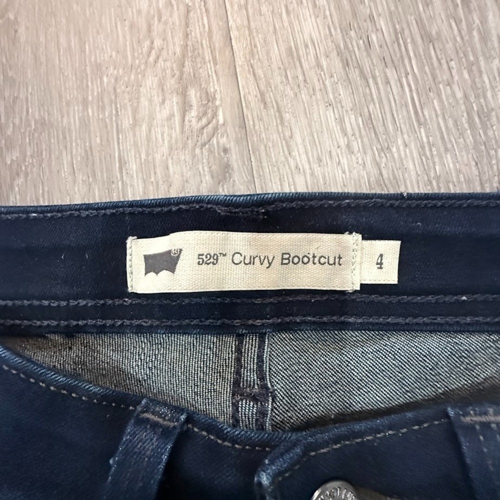 Levi's Women's Dark Indigo Boot Cut Jeans - Picture 3 of 7